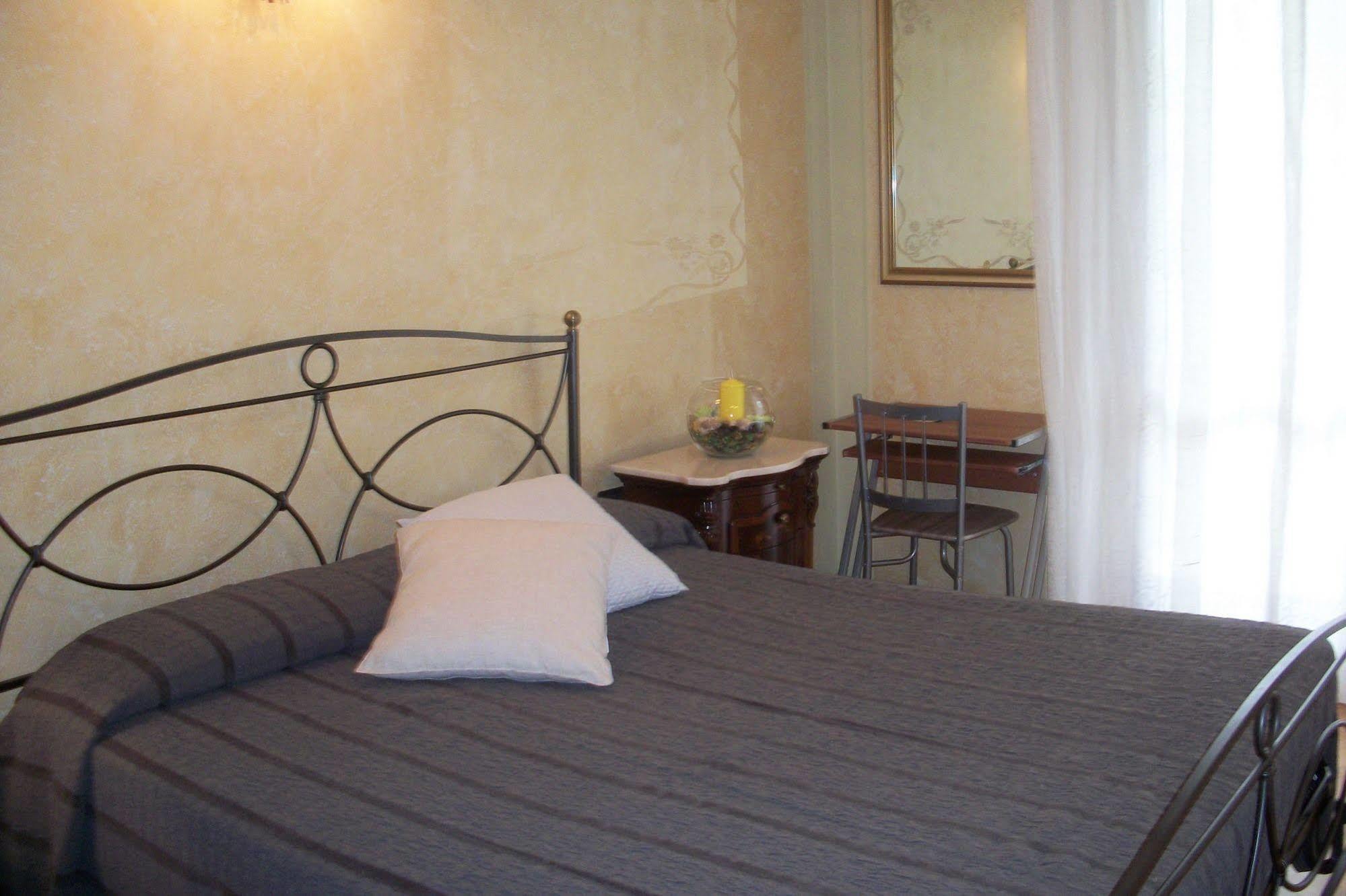 B&B Southitaly Busto Arsizio Exterior foto